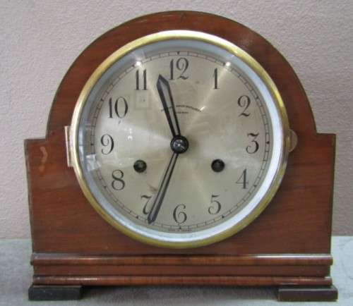 A gorgeous British made "American Swiss" Cape Town wind up chiming mantle clock in working condition