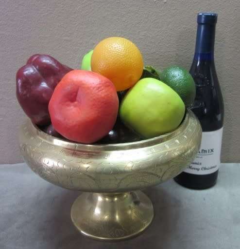 A gorgeous vintage solid brass centre table fruit bowl. Beautiful on display or for use.