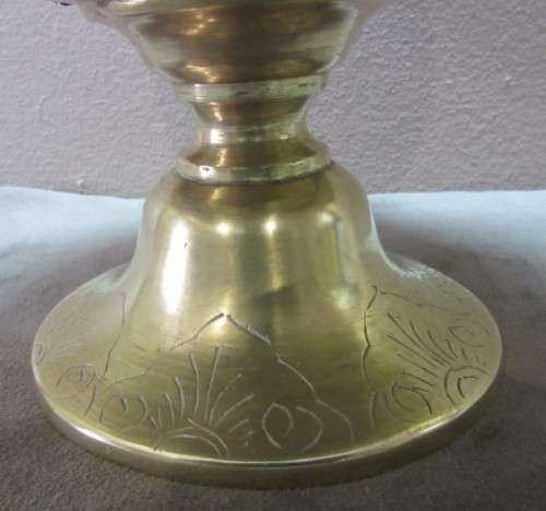 A gorgeous vintage solid brass centre table fruit bowl. Beautiful on display or for use.