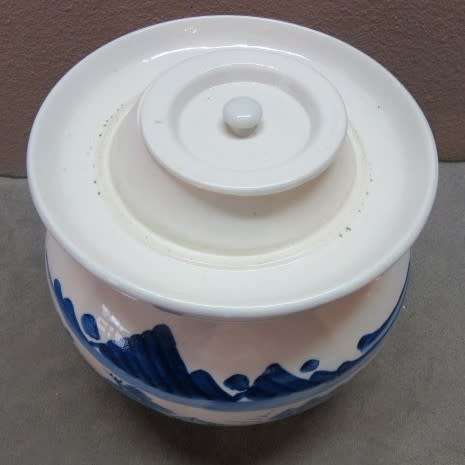 A gorgeous lidded porcelain jar with detailed paintings and patterns. Display piece. Lifespace Sale