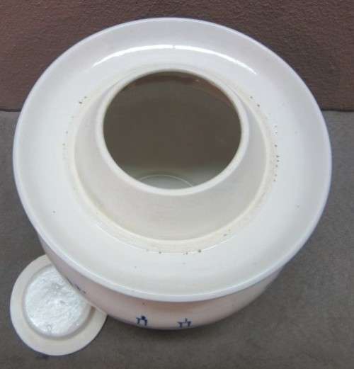 A gorgeous lidded porcelain jar with detailed paintings and patterns. Display piece. Lifespace Sale