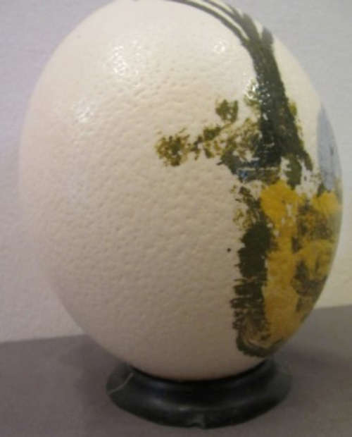 An awesome genuine African ostrich egg with a hand painted Ostrich on. Lovely display piece!!
