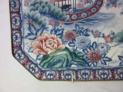 A gorgeous, large hand painted Japanese "Imari" decorative porcelain wall plate. Stunning!!