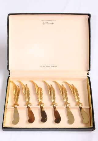 An exquisite Janis collection by Tancraft 24 KT. gold plated set of six butter knives, in its casing