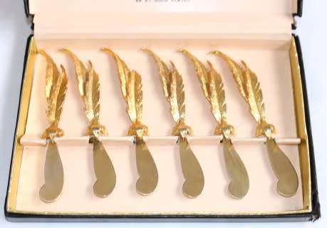 An exquisite Janis collection by Tancraft 24 KT. gold plated set of six butter knives, in its casing
