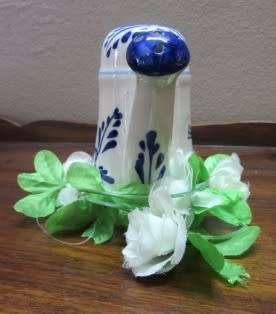 A wonderful small vintage porcelain watering can, great on display. Lifespace Sale