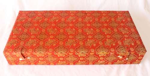 A colourful Beijing made wall hanging mini opera mask in a presentation box! Lifespace Sale
