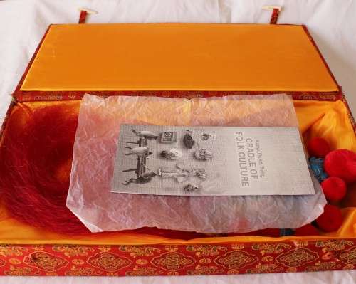 A colourful Beijing made wall hanging mini opera mask in a presentation box! Lifespace Sale