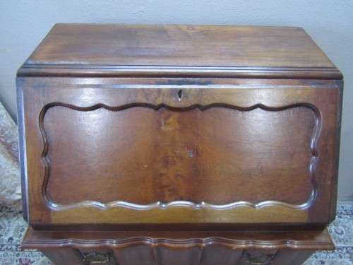 An elegant vintage ball and claw writing bureau w/ two large drawers & pigeon holes. Beautiful!!