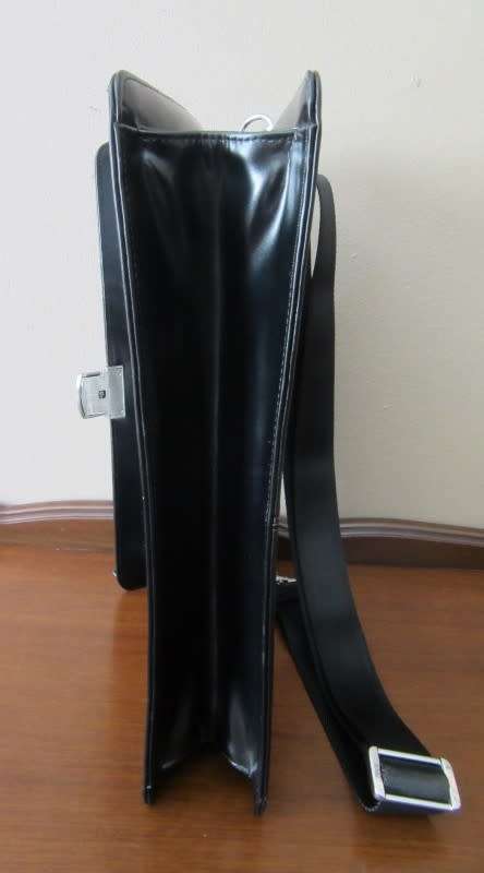 A beautiful genuine leather ladies hand bag with place for books, cards etc
