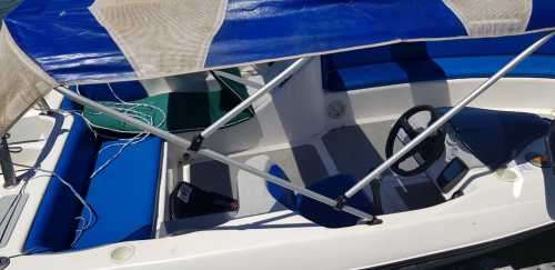 A fabulous Aqua Scape boat with Mariner 115 HP outboard motor & trailer. Running perfectly! In Jhb!