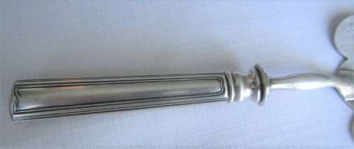 An amazing vintage French made Christofle silver pastry lifter in good condition.
