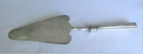 An amazing vintage French made Christofle silver pastry lifter in good condition.