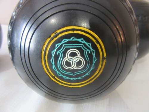 An awesome set of four South African "Henselite" bowling balls (super grip) in a carry bag size 6