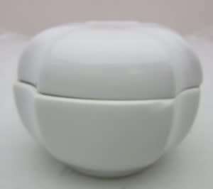 A very pretty Royal Porzella Bavaria KPM "Germany" porcelain lidded sugar bowl,. Lifespace Sale
