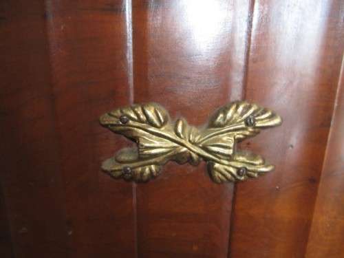 A stunning large solidly built "Kenbow" Imbuia trousseau kist with brass embellishments. Gorgeous!!!