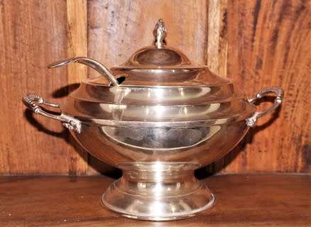 An exquisite Seranco EPNS lidded soup tureen with large ladle, gorgeous!