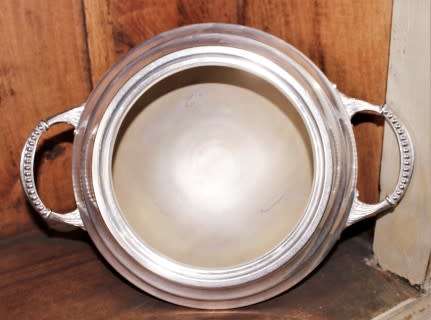 An exquisite Seranco EPNS lidded soup tureen with large ladle, gorgeous!