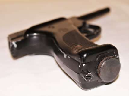 A fantastic metal Plainsman CO2 BB Automatic rapid fire pistol, in working condition!