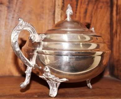 An gorgeous Seranco EPNS lidded soup tureen with large ladle, gorgeous!