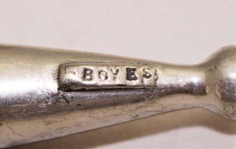 A beautiful stainless steel, Carrol Boyes bottle stopper, gorgeous and functional!