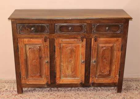 A gorgeous vintage Indonesian teak side server/ buffet with lots of storage space! Beautiful!!