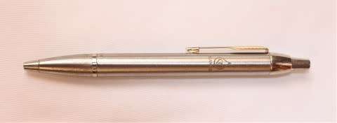 An awesome collection of four pens, including a parker refill.