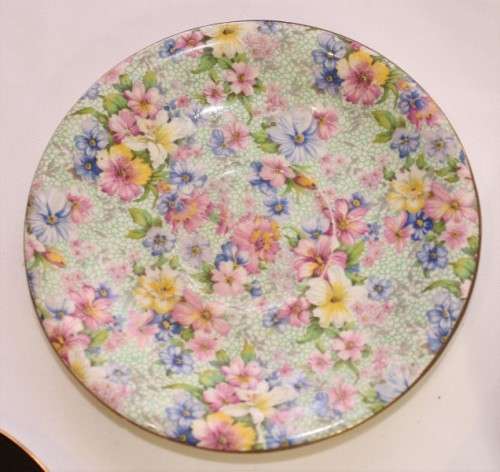 A gorgeous collection of 6 plates of different shapes, sizes and designs. perfect wall display!