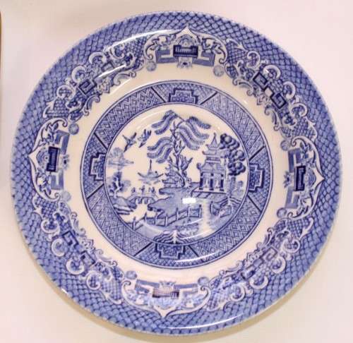 A gorgeous collection of 6 plates of different shapes, sizes and designs. perfect wall display!