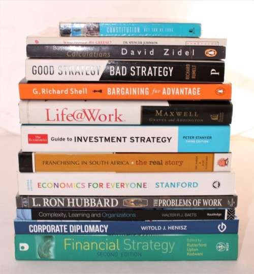 Bargain! A fantastic collection of 13 business, economy, investment & finances books & textbooks.