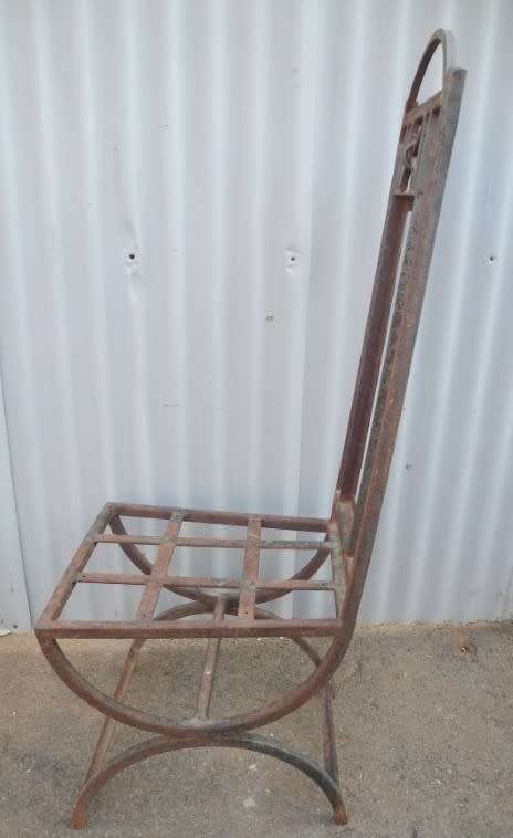 FIX ME UP!!! A set of eight metal patio chairs, perfect in a lapa for extra seats. BARGAIN!!!