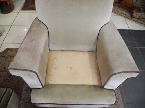 A fantastic comfortable three piece lounge suite, perfect in informal lounges! Lifespace Sale