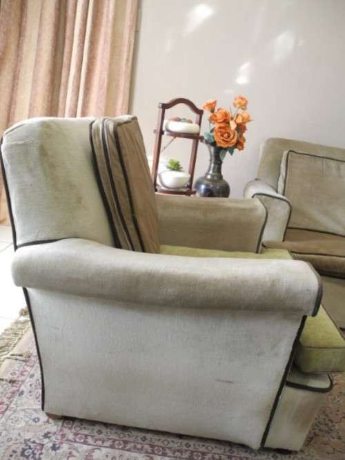 A fantastic comfortable three piece lounge suite, perfect in informal lounges! Lifespace Sale