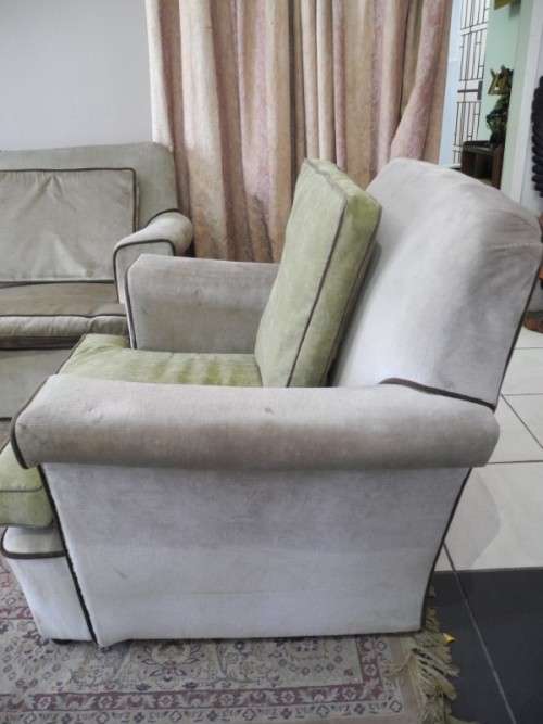 A fantastic comfortable three piece lounge suite, perfect in informal lounges! Lifespace Sale