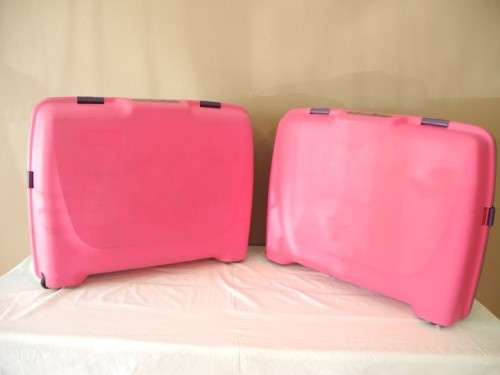 A lovely pair of pink & green Lojel suitcases w/ code locks-Lifespace Sale