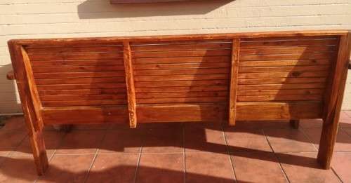 A fantastic well-made, sturdy vintage wood bench - perfect  in a lapa/ patio!Xmas sale
