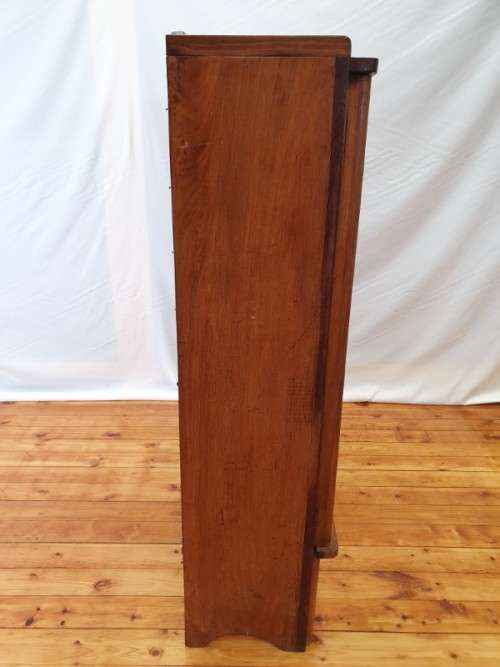 A fantastic vintage Retro display cabinet, needs glass and shelves.Xmas sale