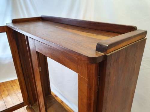 A fantastic vintage Retro display cabinet, needs glass and shelves.Xmas sale