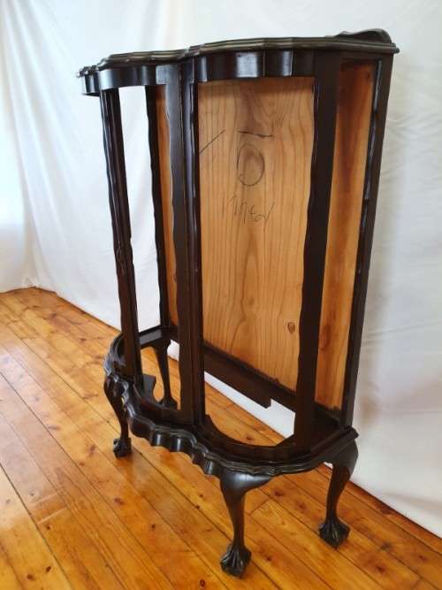 A lovely "Kenbow" curved ball and claw display cabinet, needs glass and shelves.Xmas sale