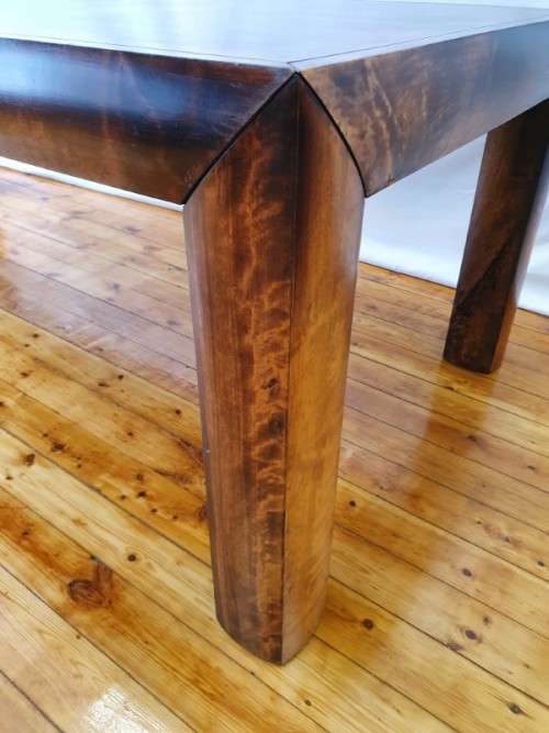An exquisite LARGE (242cm x 102cm) Coricraft 6-seater dining table. Xmas sale