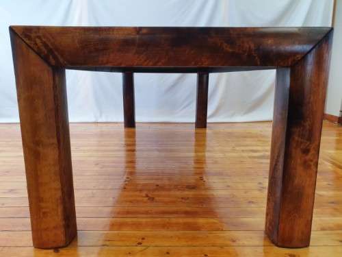An exquisite LARGE (242cm x 102cm) Coricraft 6-seater dining table. Xmas sale