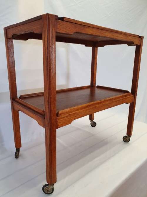 An Oak vintage drinks trolley perfect for all living spaces. Xmas sale!