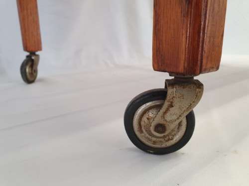 An Oak vintage drinks trolley perfect for all living spaces. Xmas sale!