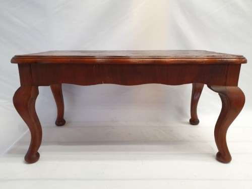 A lovely vintage scalloped edge, club footed coffee table. Xmas sale