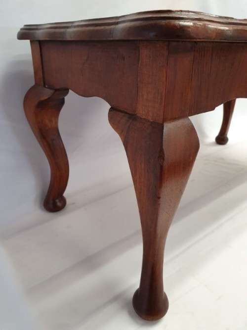 A lovely vintage scalloped edge, club footed coffee table. Xmas sale