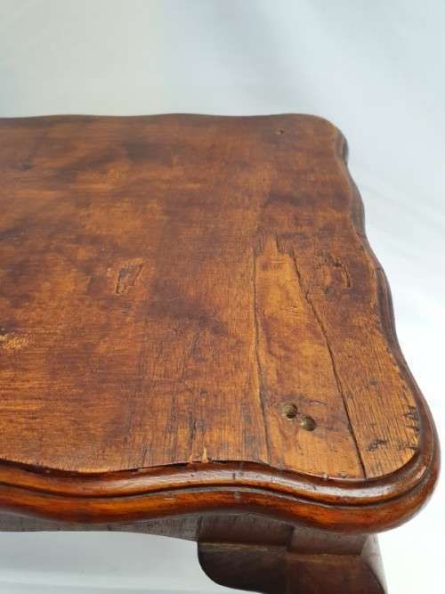 A lovely vintage scalloped edge, club footed coffee table. Xmas sale