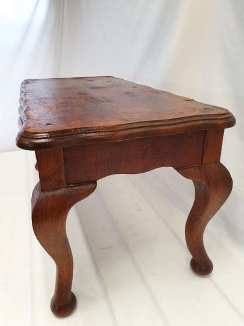 A lovely vintage scalloped edge, club footed coffee table. Xmas sale