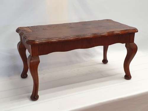 A lovely vintage scalloped edge, club footed coffee table. Xmas sale