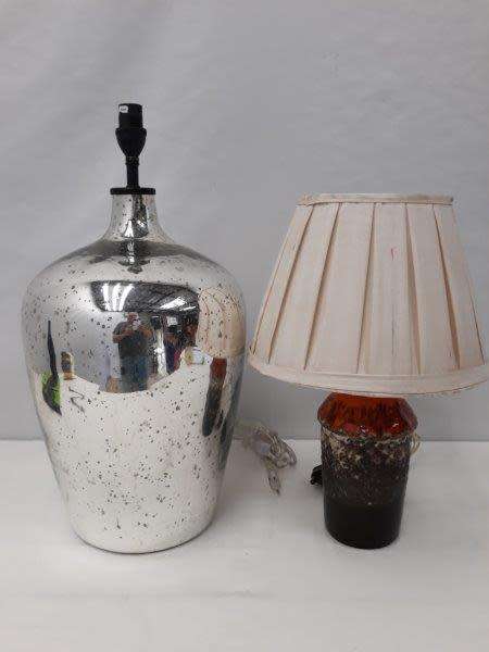 A wonderful set of 2 vintage lamps