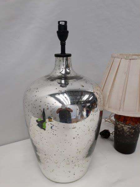 A wonderful set of 2 vintage lamps